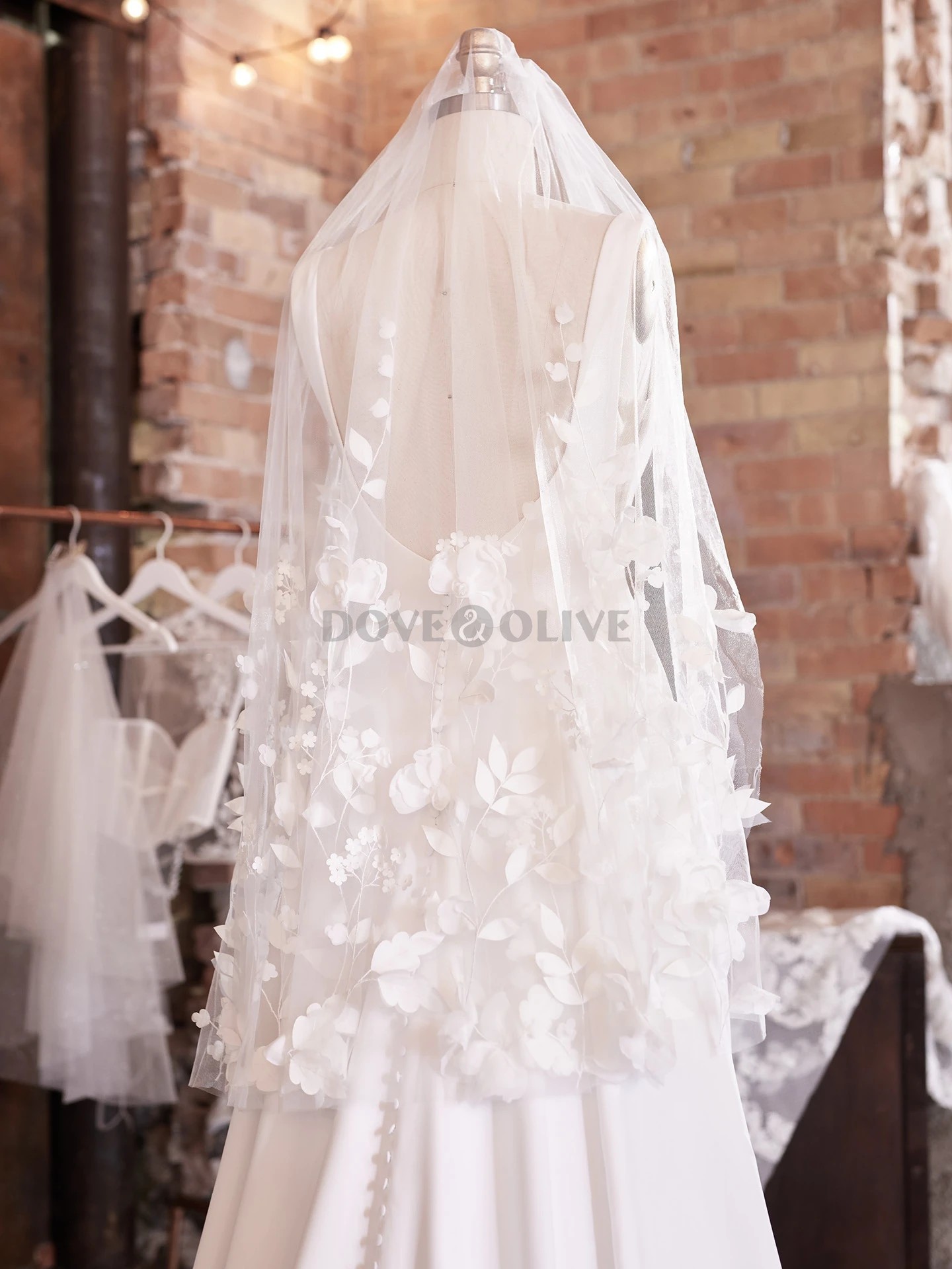 Hot  90cm Short Wedding Veils White /Off White One Layer Lace Appliqued Flowers Bride Veils Velo De Novia
